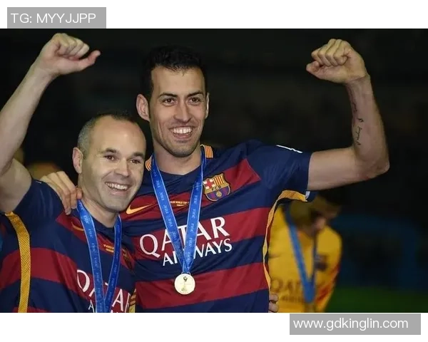 萨开头的足球明星们的辉煌历程与传奇故事探秘