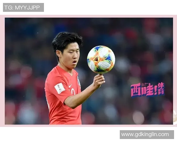 韩国足球明星的儿子崭露头角成为新一代足球希望之星