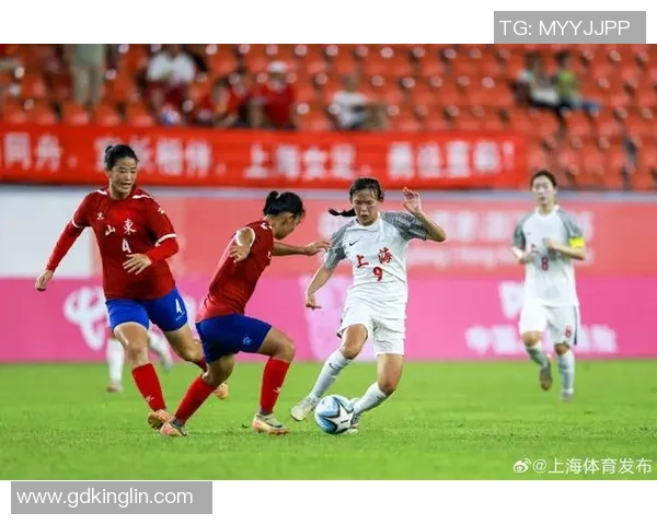 足球专题:聚焦上海足球队的配合 足球专题:聚焦上海足球队的配合